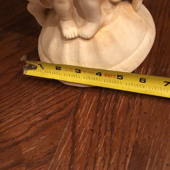 Pottery style Angel vase. Angelic and beautiful. Ivory with rose gold shimmer - Picture 15 of 15